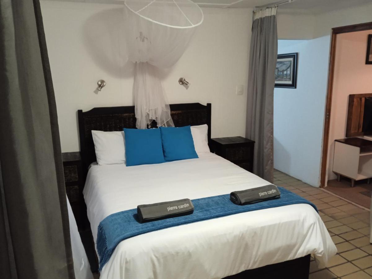 Geckos B&B And Self-Catering Coffee Bay Exteriör bild