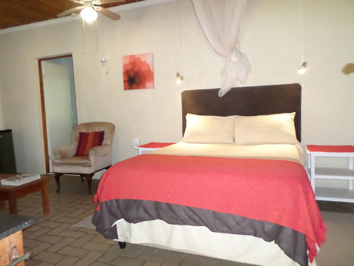 Geckos B&B And Self-Catering Coffee Bay Exteriör bild