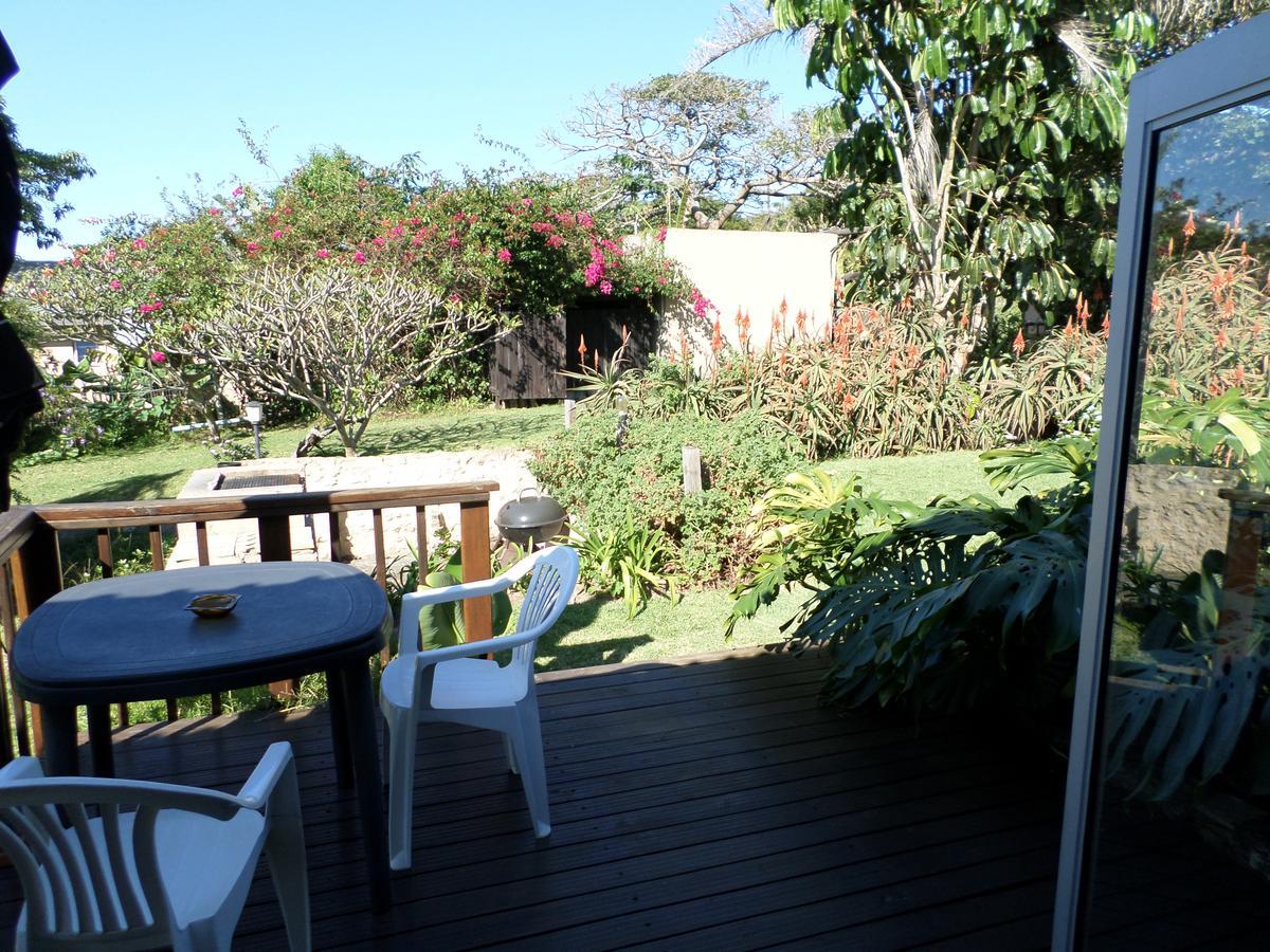 Geckos B&B And Self-Catering Coffee Bay Exteriör bild